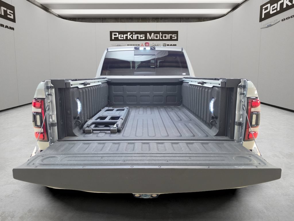 Used 2024 RAM 2500 Limited AWD/4WD image 11
