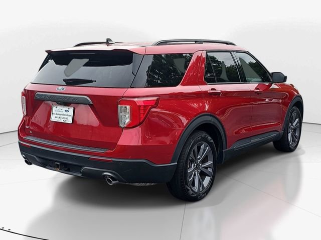 Used 2023 Ford Explorer XLT w/ Equipment Group 202A RWD image 3