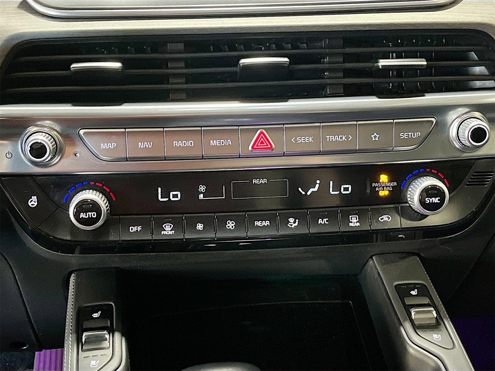 Used 2022 Kia Telluride EX w/ EX Premium Package image 16