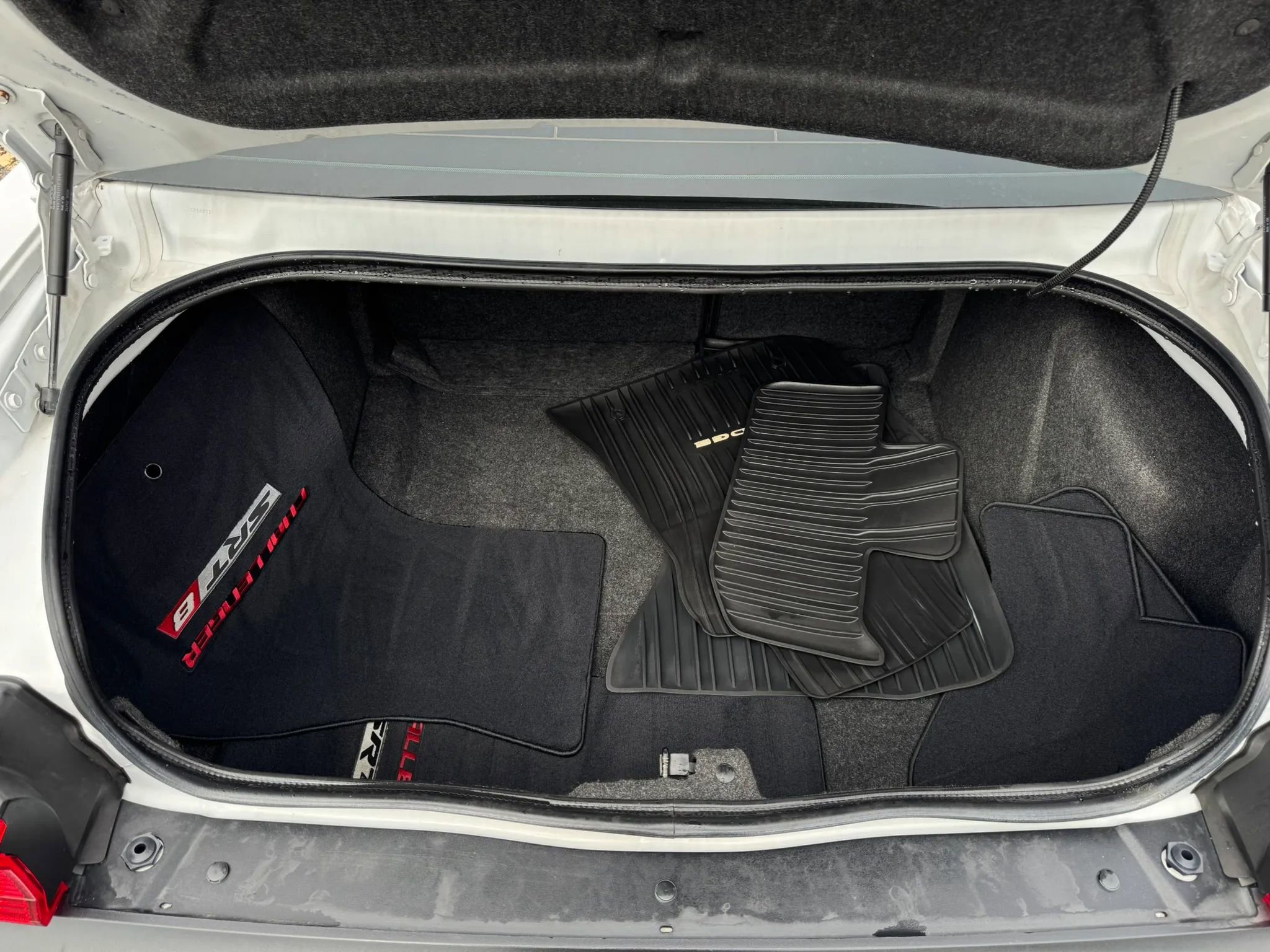 Used 2012 Dodge Challenger SRT8 RWD image 17