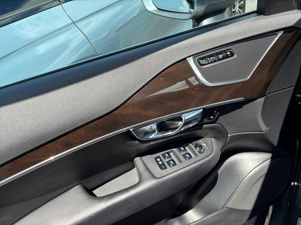 Used 2019 Volvo XC90 T6 Momentum w/ Protection Package Premier AWD/4WD image 16