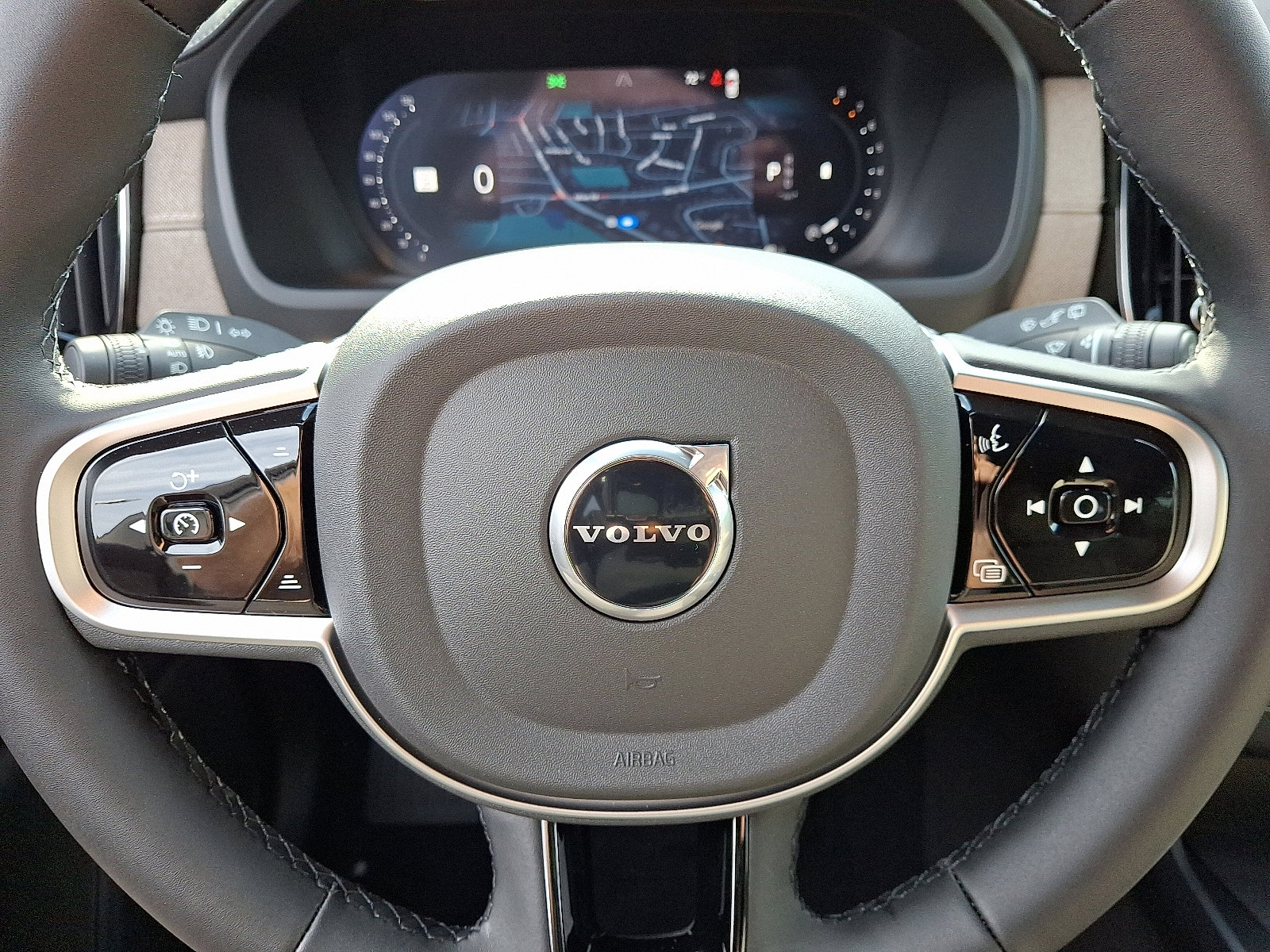 New 2026 Volvo XC90 B6 Plus w/ Protection Package Premier image 13