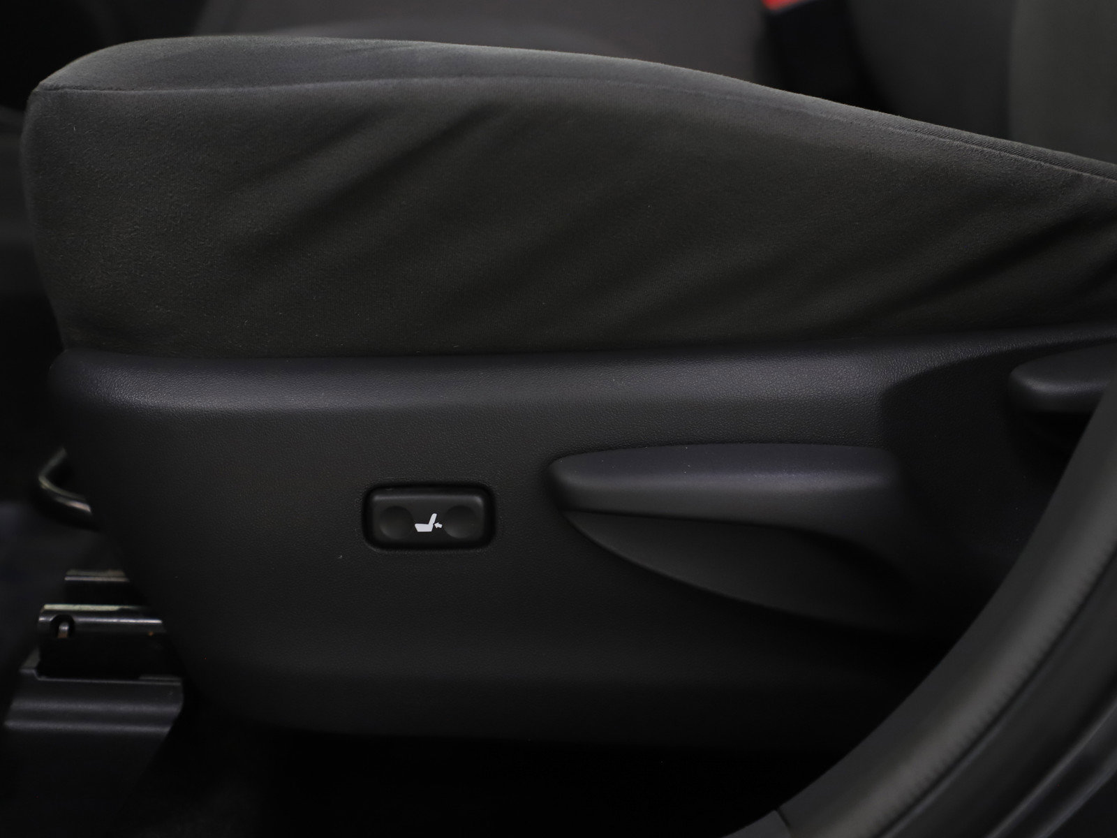 Used 2014 Toyota Prius V Three image 26