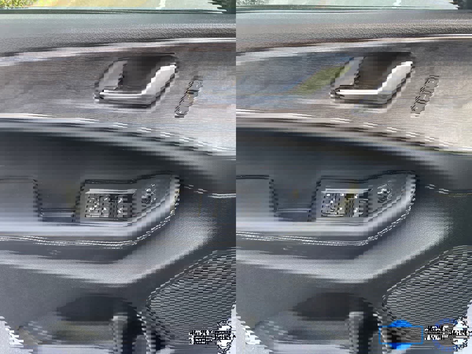 Used 2024 Jeep Grand Cherokee L Limited image 11