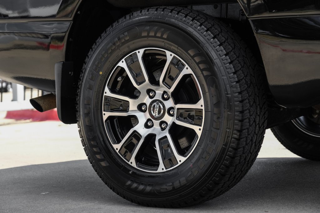 Used 2022 Nissan Titan SV w/ Accessory Utility Package AWD/4WD image 55