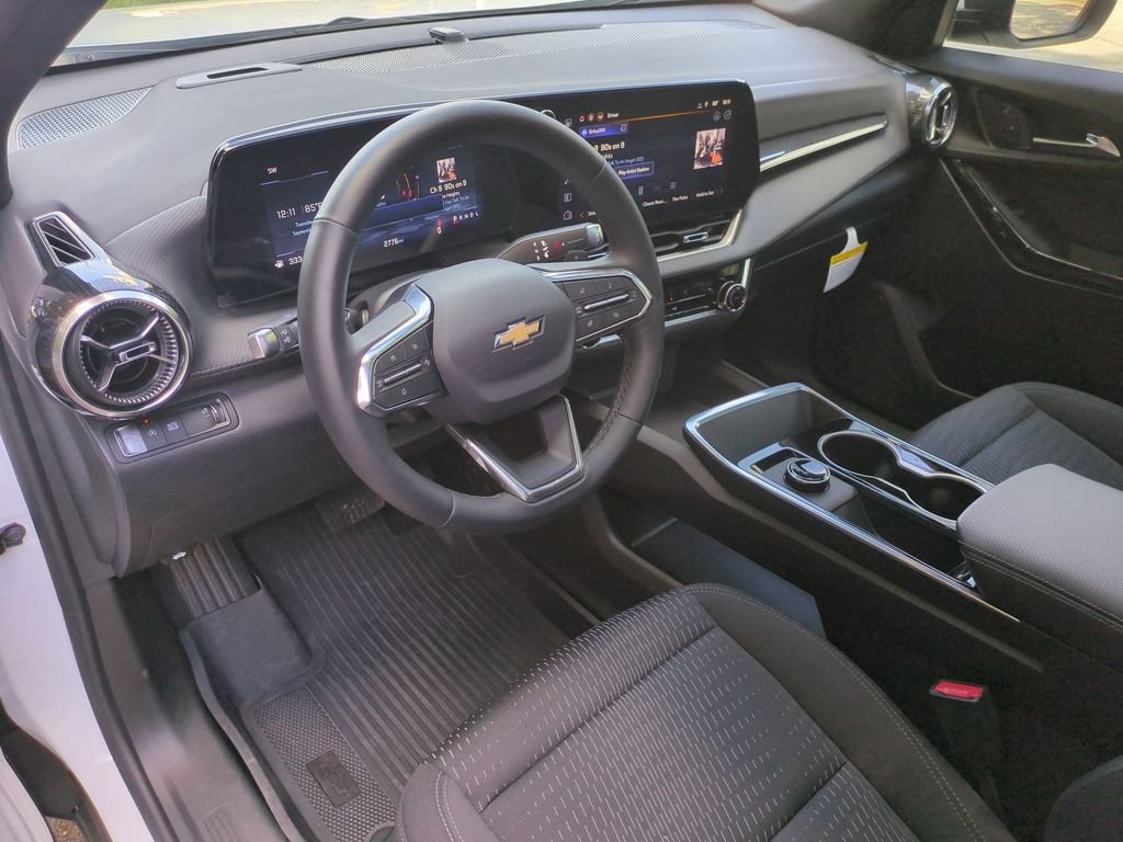 New 2026 Chevrolet Equinox LT w/ Safety and Technology Package FWD image 15