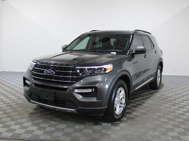 Used 2020 Ford Explorer XLT w/ Equipment Group 202A AWD/4WD image 2