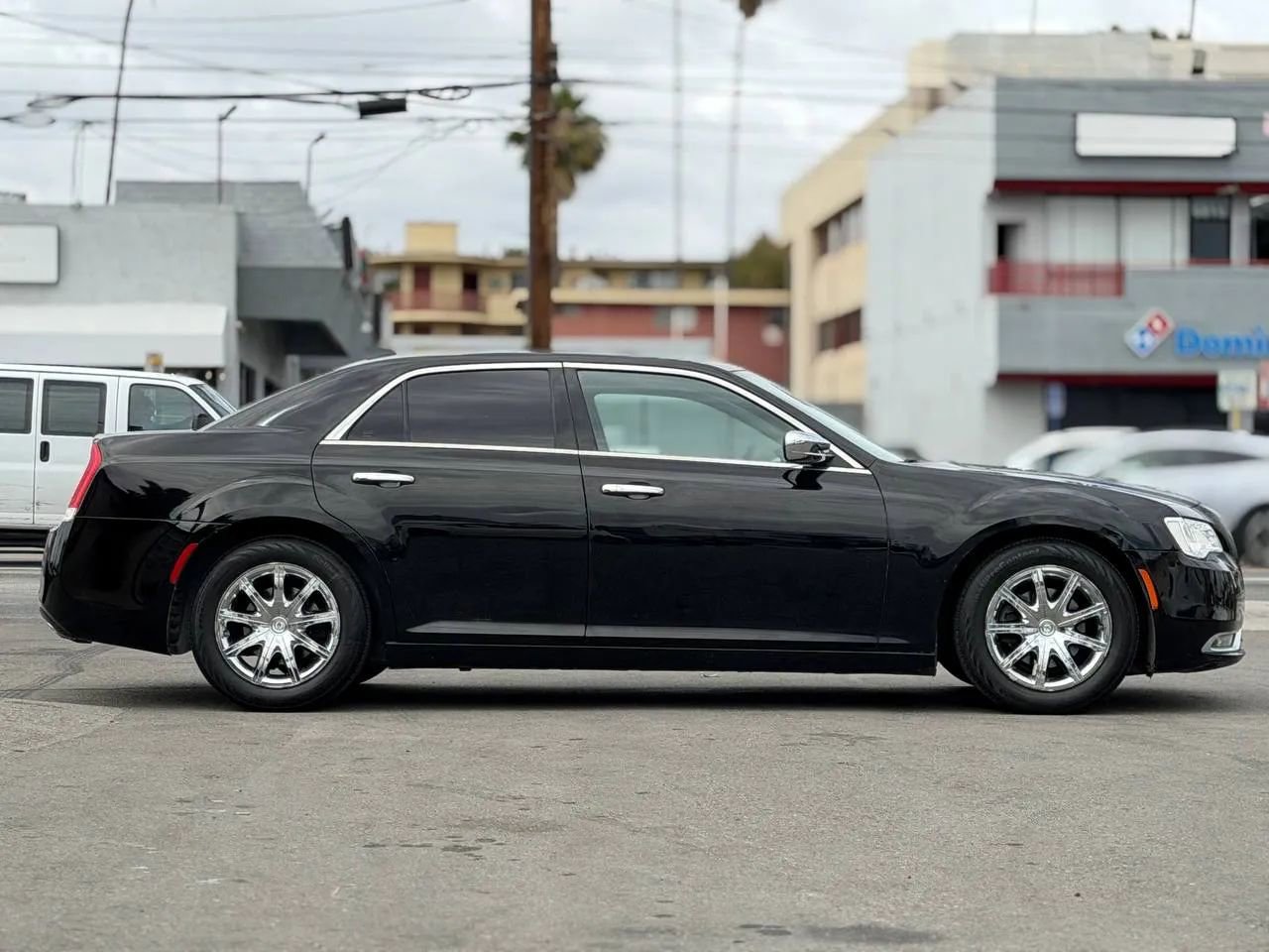 Used 2018 Chrysler 300 Limited RWD image 20