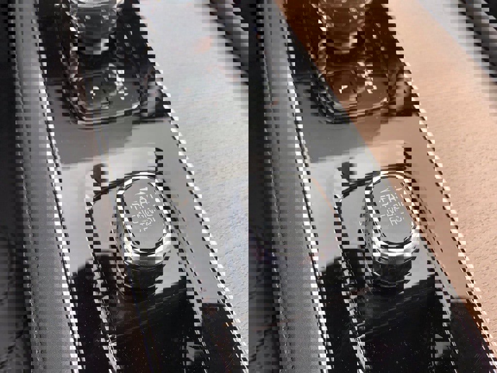 New 2026 Volvo XC90 T8 Plus w/ Protection Package Premier image 29