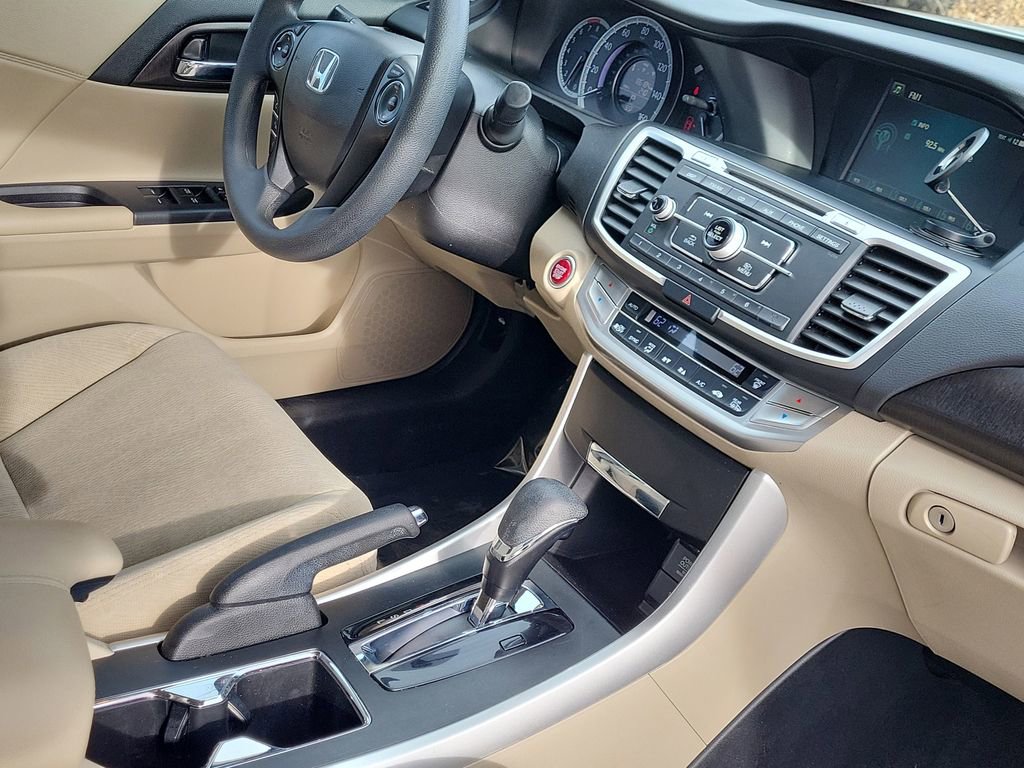 Used 2015 Honda Accord EX image 17