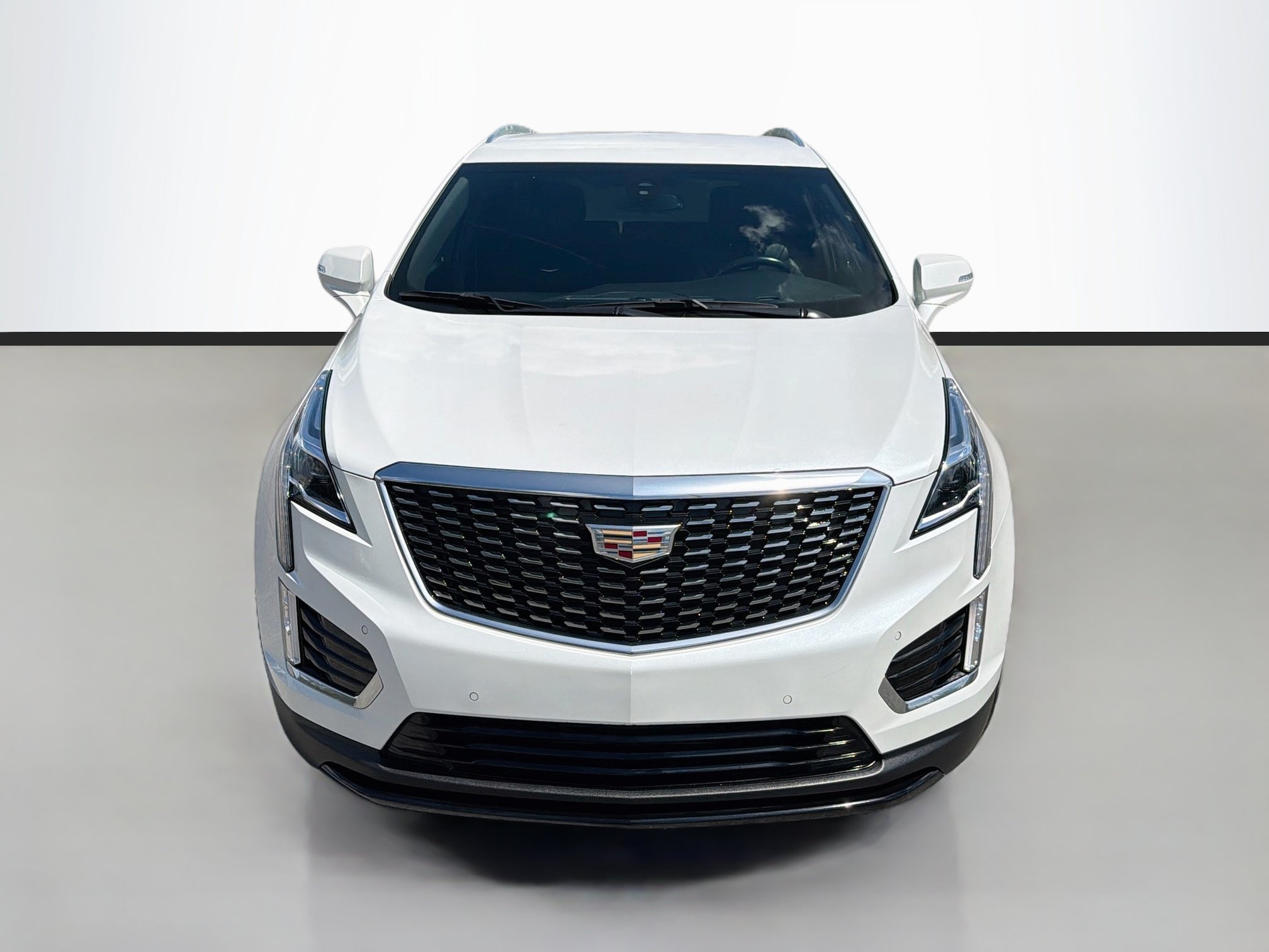 Used 2023 Cadillac XT5 Luxury FWD image 2