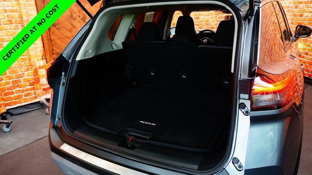 Used 2022 Nissan Rogue SV image 41