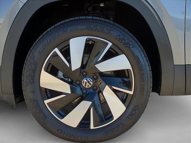 Used 2025 Volkswagen Atlas Cross Sport SE image 23