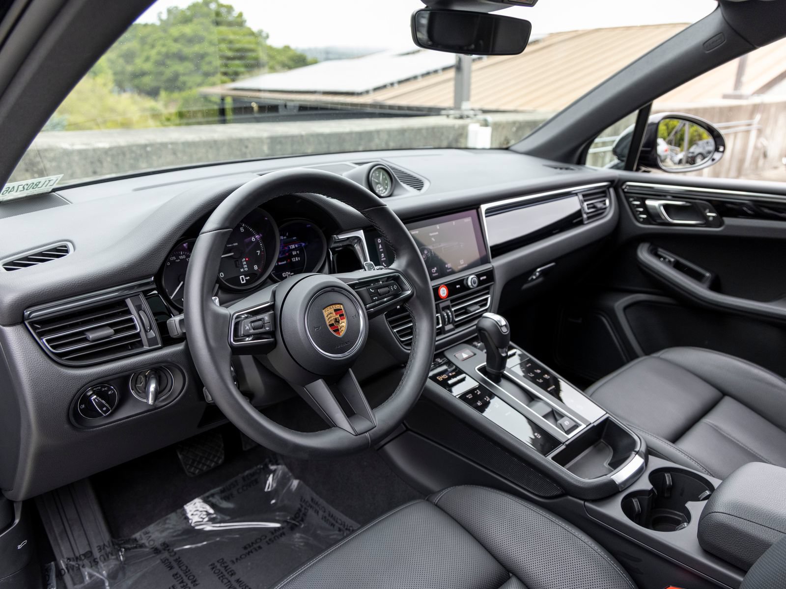 Used 2026 Porsche Macan AWD/4WD image 4