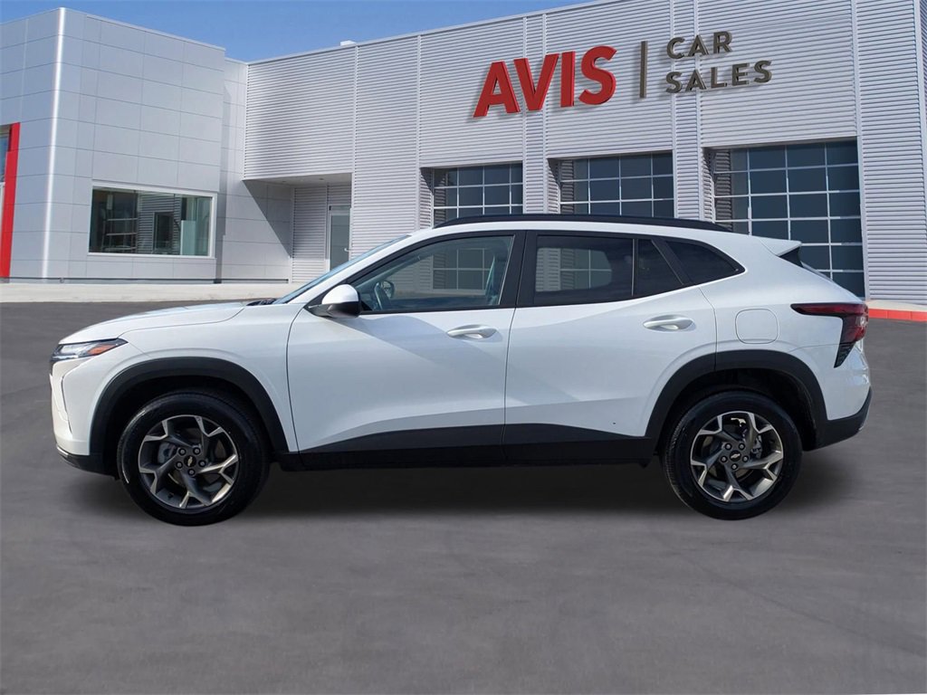 Used 2025 Chevrolet Trax LT w/ LT Convenience Package image 10