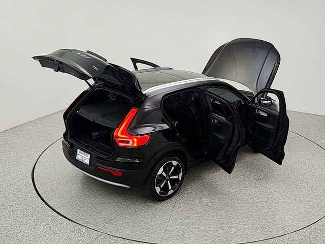 Used 2020 Volvo XC40 T5 Momentum w/ Protection Package AWD/4WD image 42