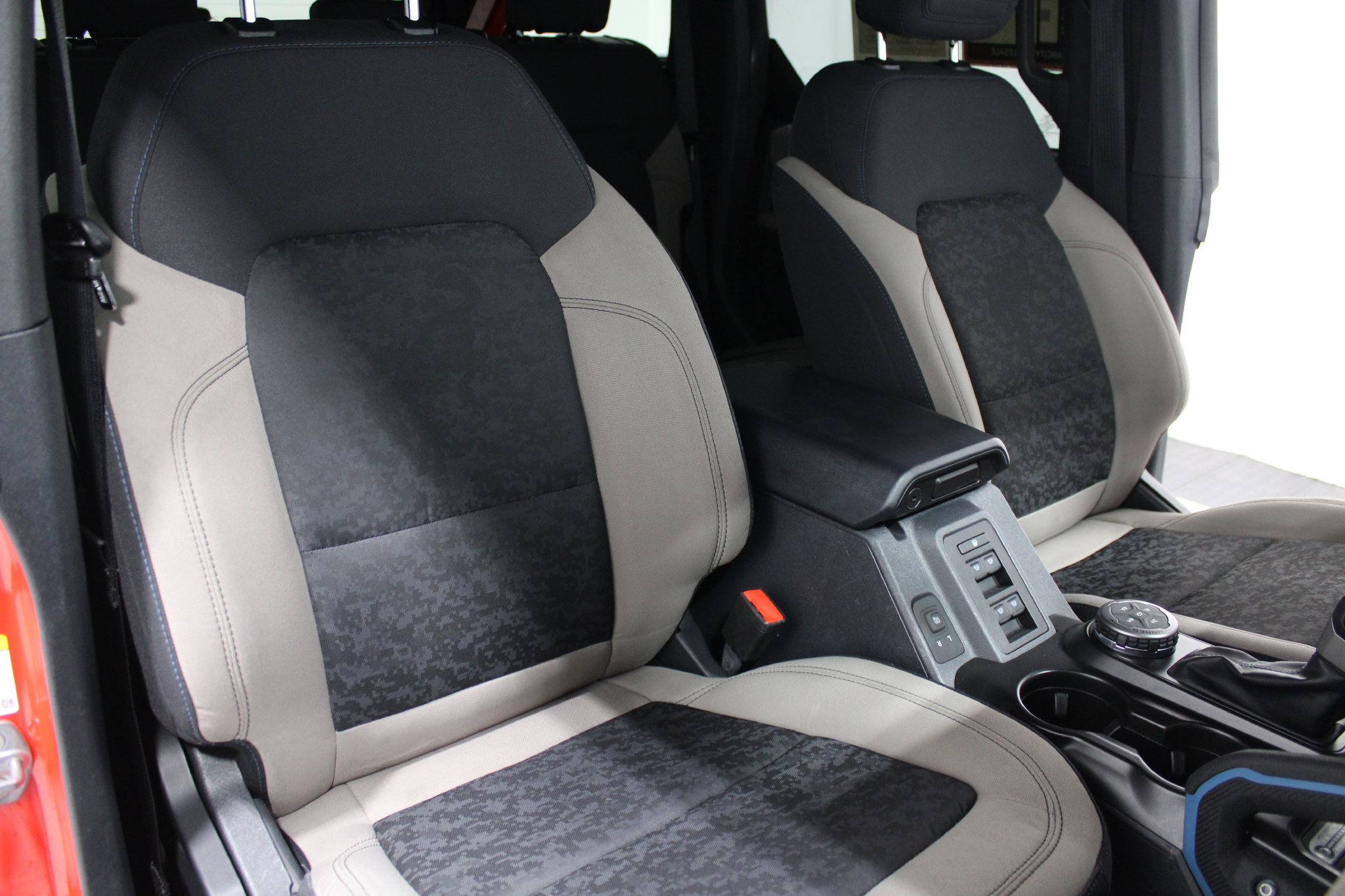 Used 2022 Ford Bronco Wildtrak AWD/4WD image 24