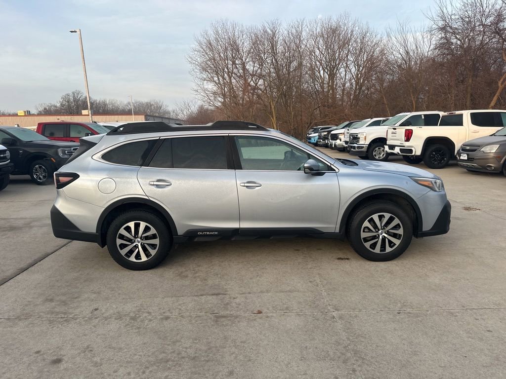 Used 2021 Subaru Outback Premium image 6