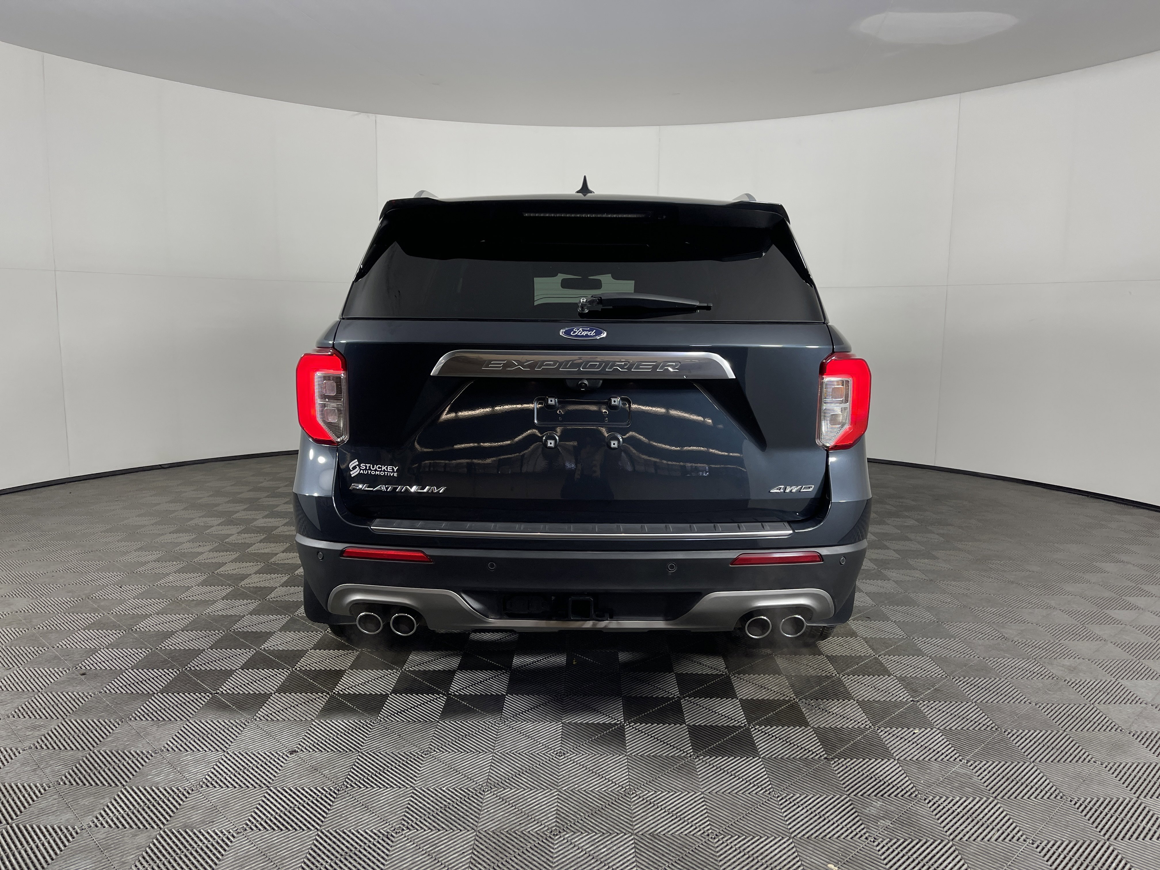 Used 2022 Ford Explorer Platinum w/ Equipment Group 601A image 4