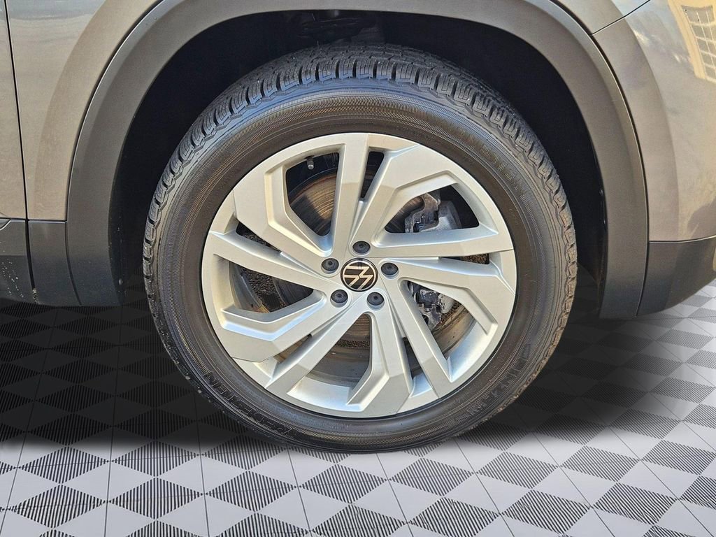 Used 2021 Volkswagen Atlas Cross Sport SEL image 31