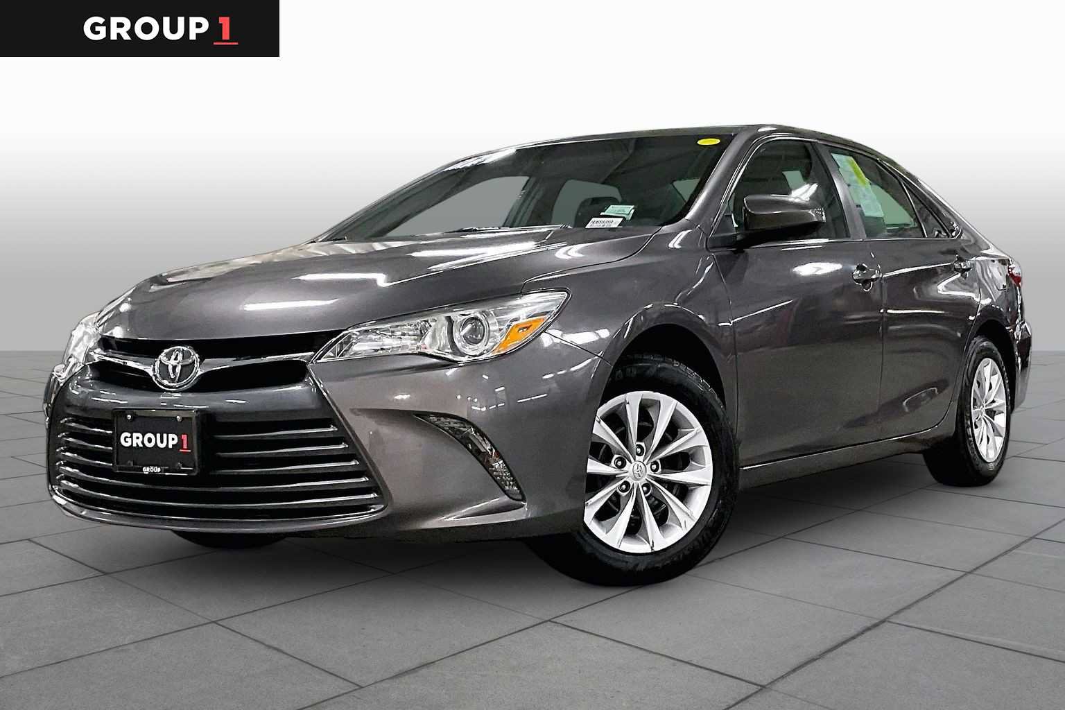 Used 2017 Toyota Camry LE FWD image 1