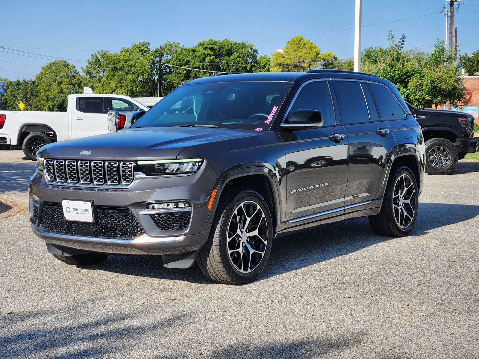 Used 2024 Jeep Grand Cherokee Summit AWD/4WD image 2