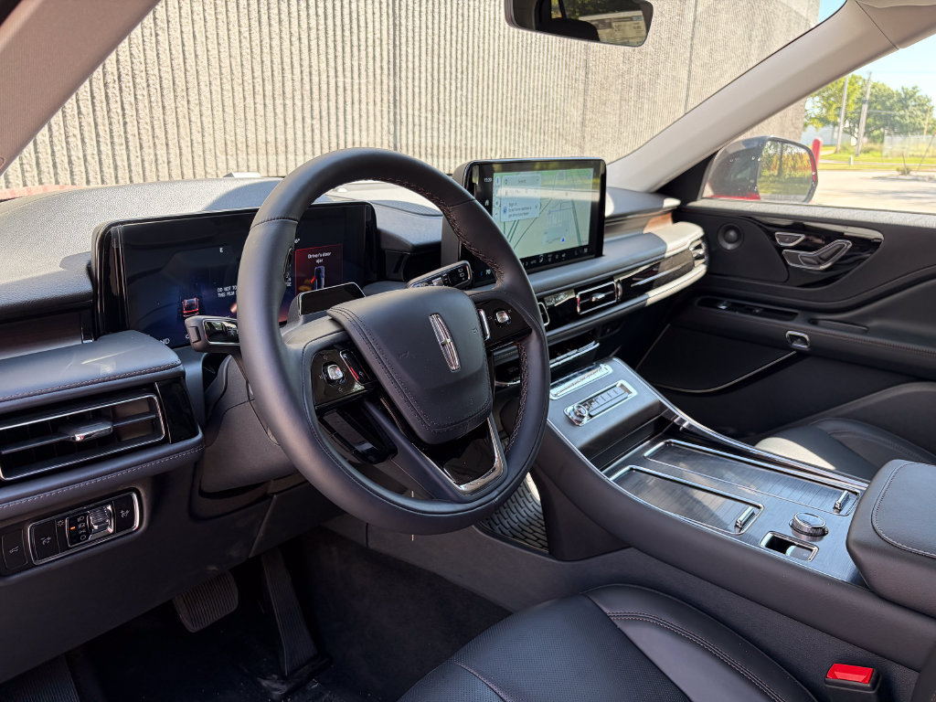 New 2026 Lincoln Aviator Reserve w/ Jet Appearance Package AWD/4WD image 11