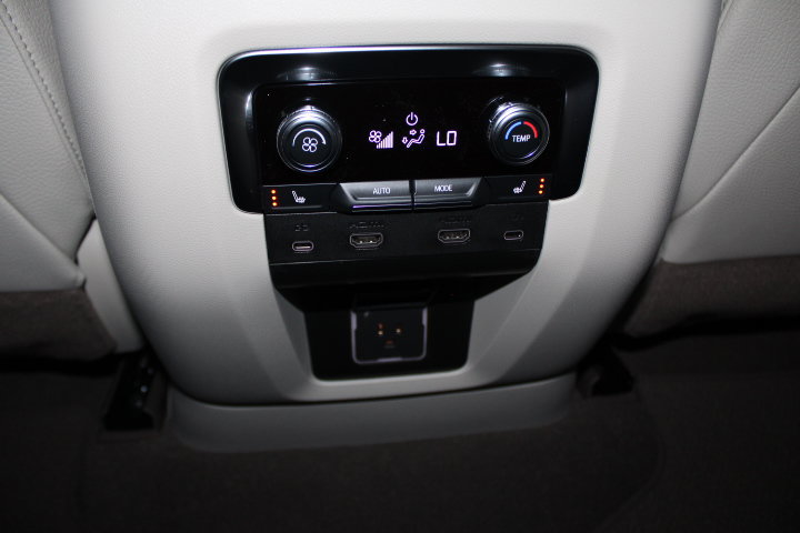 New 2026 GMC Yukon XL Denali w/ Denali Reserve Package AWD/4WD image 26