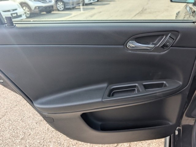 Used 2016 Chevrolet Impala LT image 17