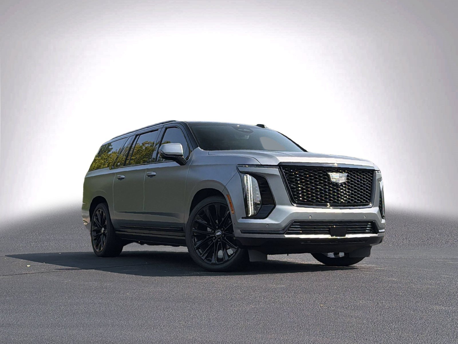 Used 2025 Cadillac Escalade ESV Sport Platinum w/ LPO, ONYX Package AWD/4WD image 2