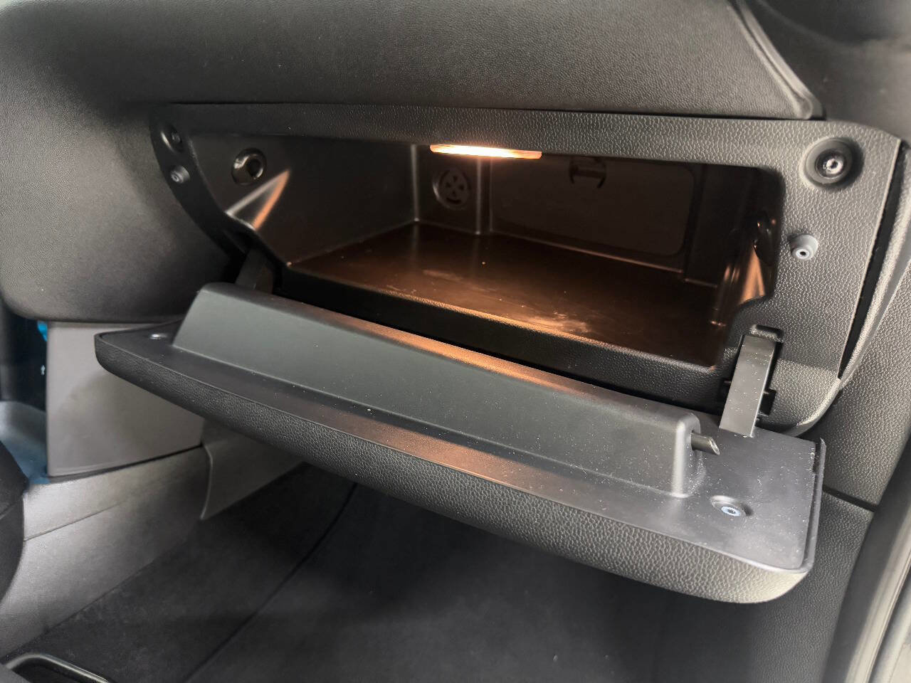 Used 2015 MINI Cooper 2-Door Hardtop image 22