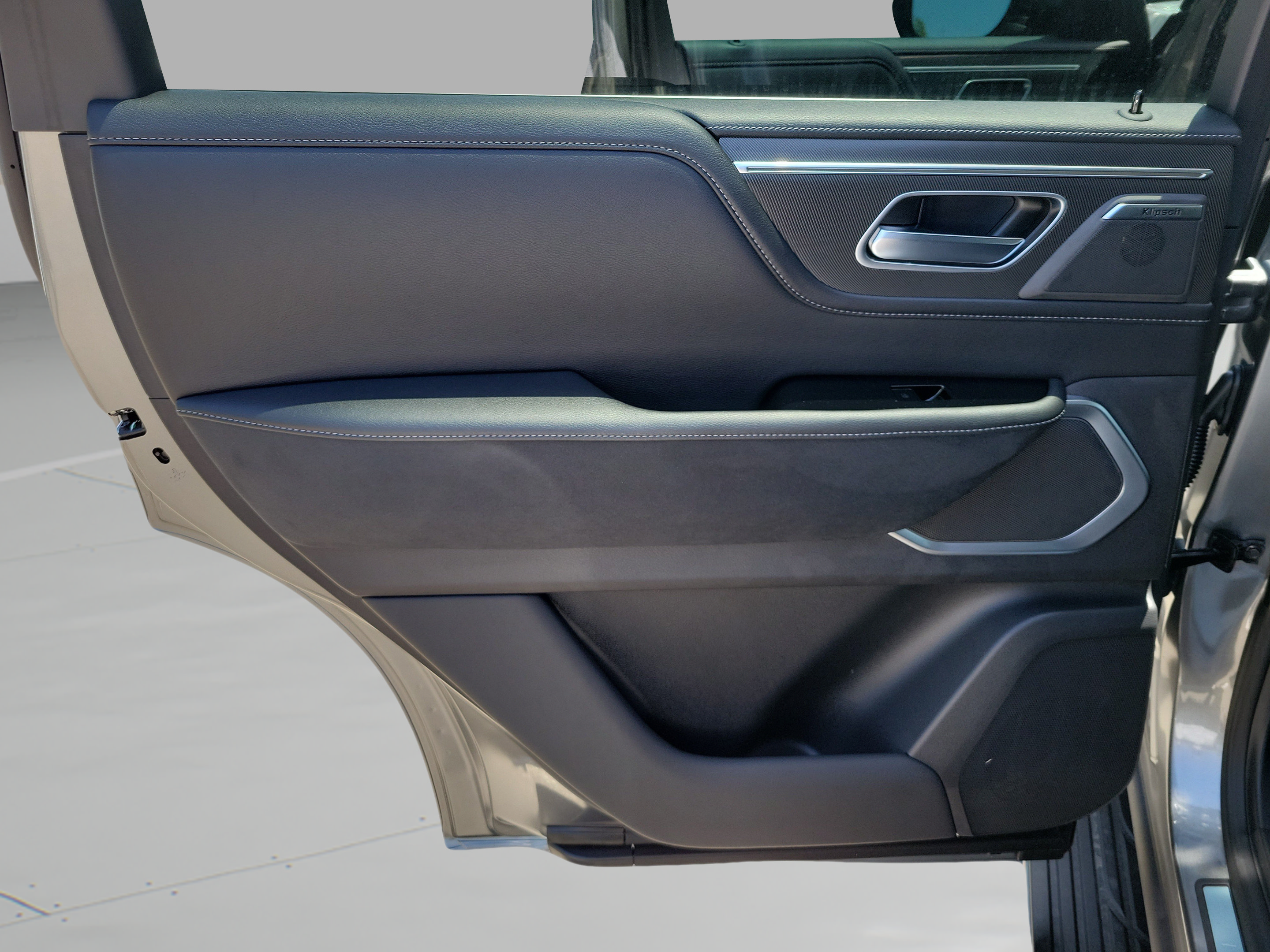 New 2027 INFINITI QX80 Luxe w/ Cargo Package RWD image 26