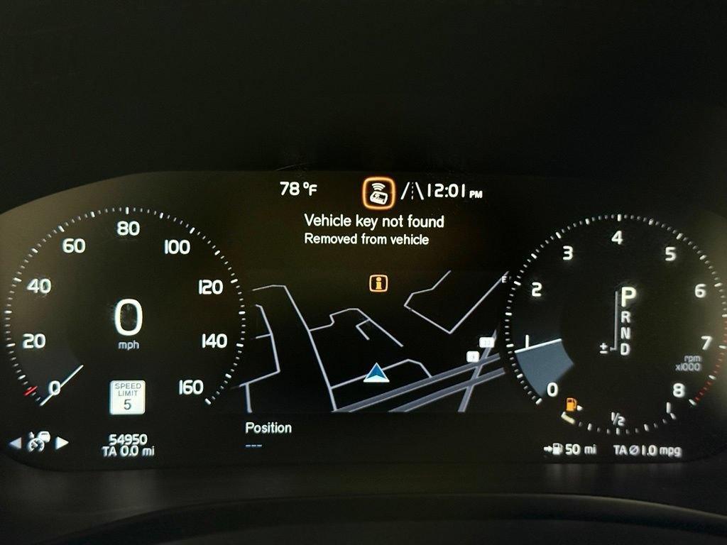 Used 2019 Volvo XC60 T5 R-Design AWD/4WD image 14