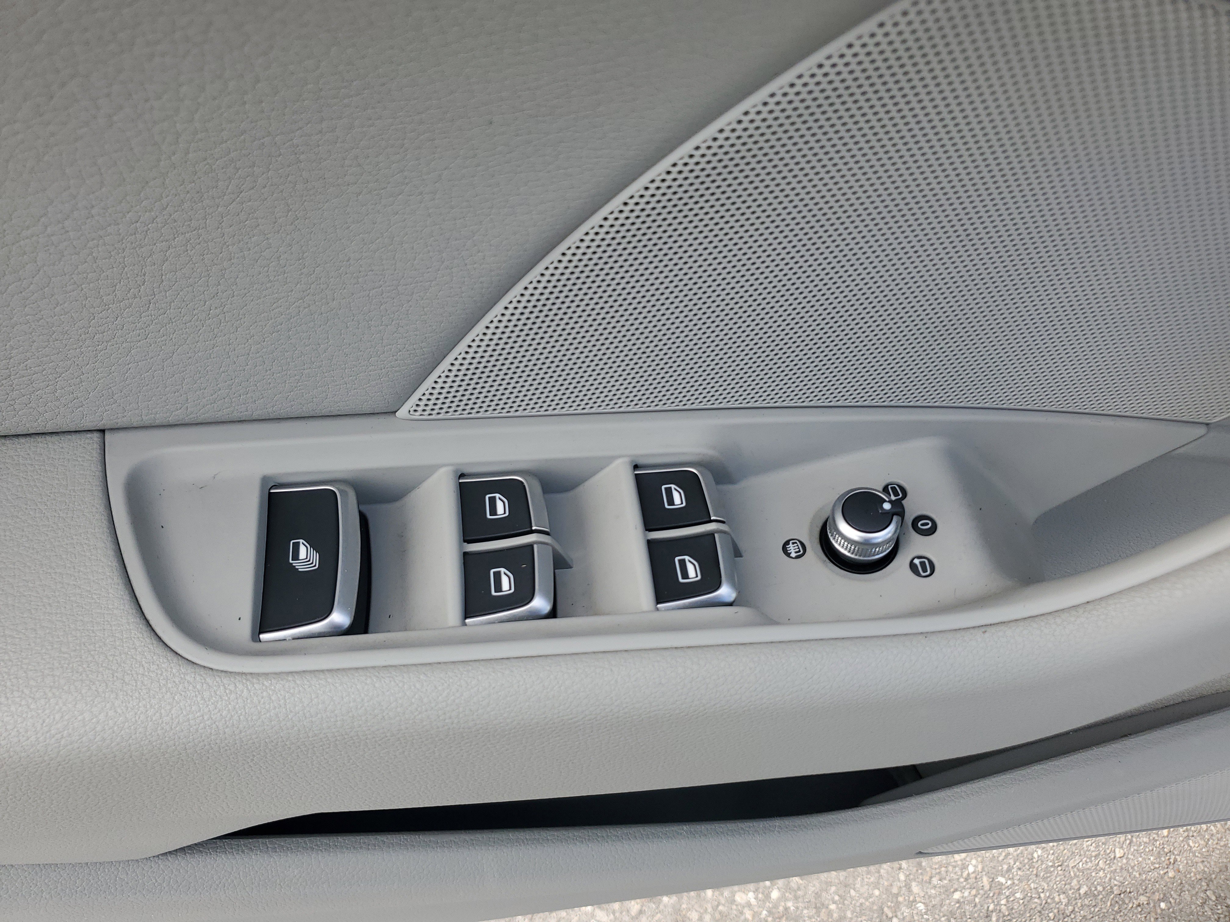 Used 2016 Audi A3 2.0T Premium image 26