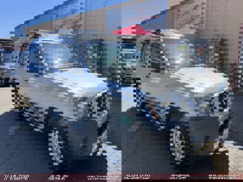 Used 2014 Nissan Xterra S image 2