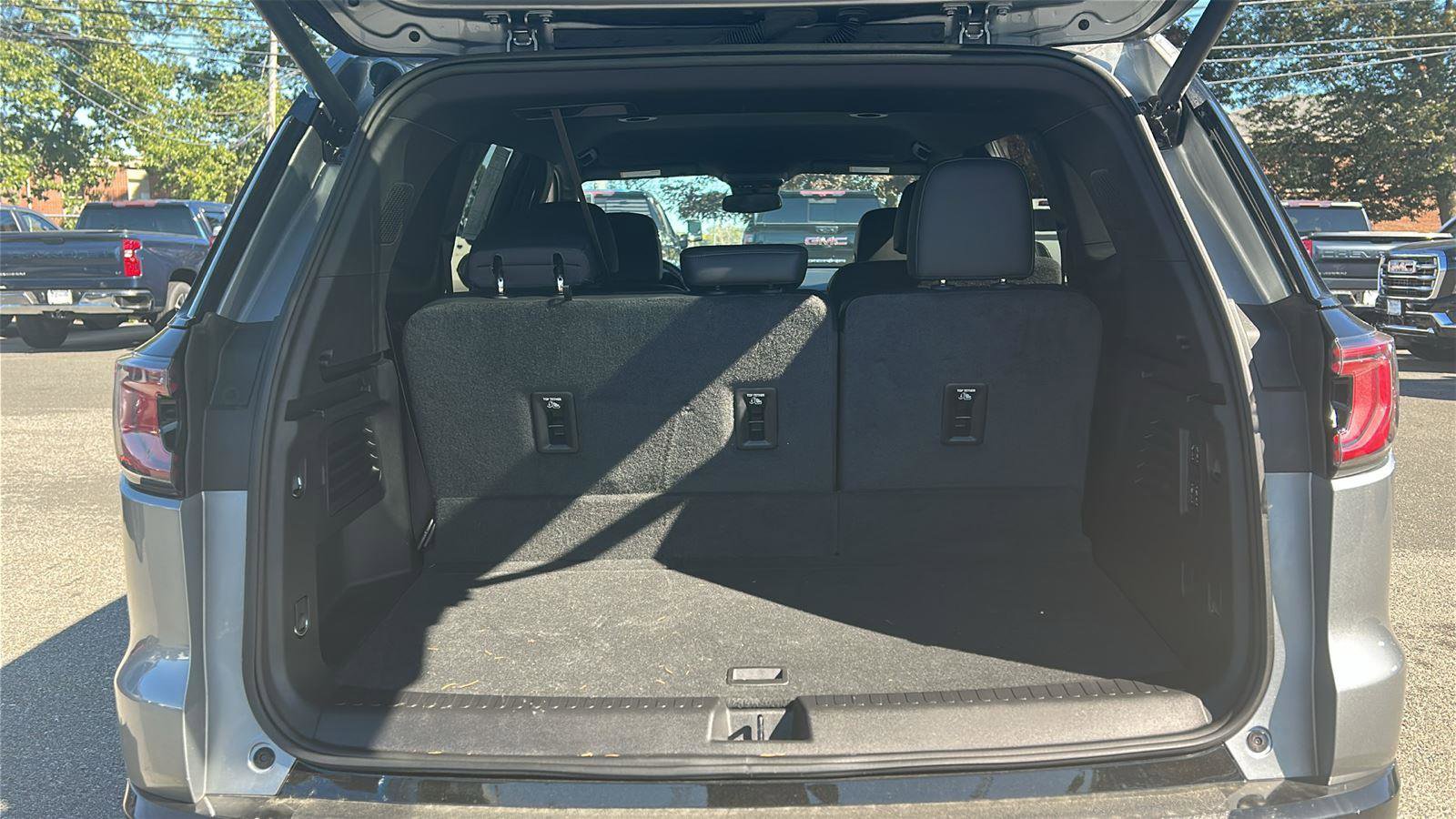 New 2024 GMC Acadia Denali w/ LPO, Floor Liner Package image 26