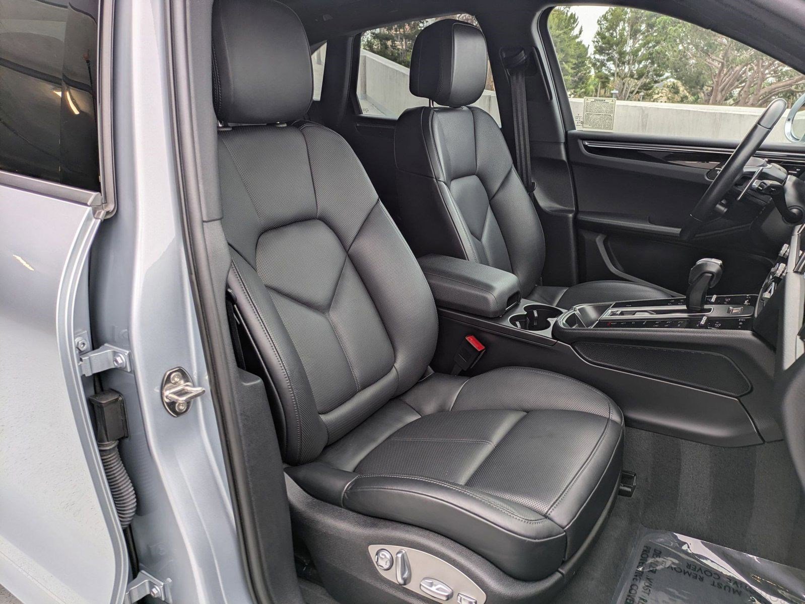 Certified 2024 Porsche Macan image 22