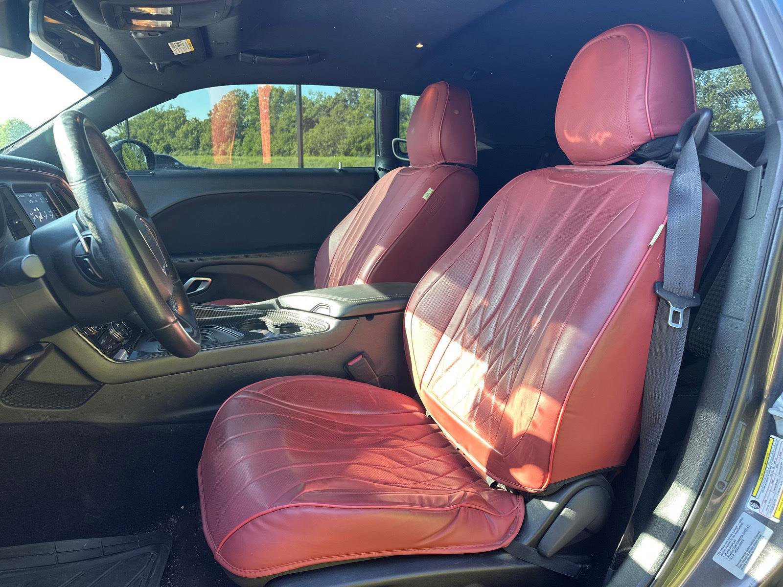 Used 2018 Dodge Challenger R/T w/ Driver Convenience Group RWD image 7