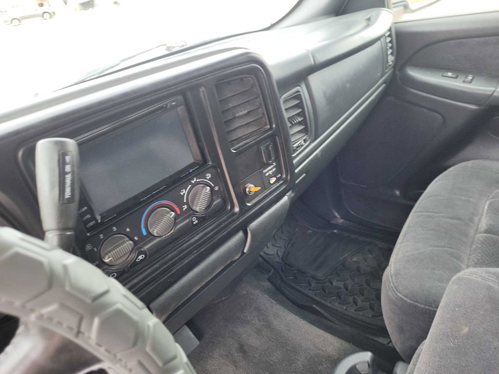 Used 2001 Chevrolet Silverado 1500 LS w/ Off-Road Chassis Pkg AWD/4WD image 10