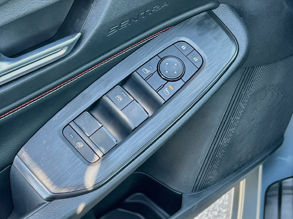 New 2027 Nissan Sentra SR w/ Floor Mat Package FWD image 17