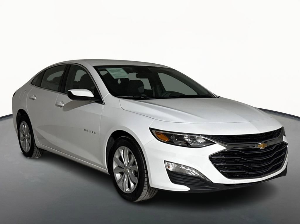 Used 2025 Chevrolet Malibu LT image 3