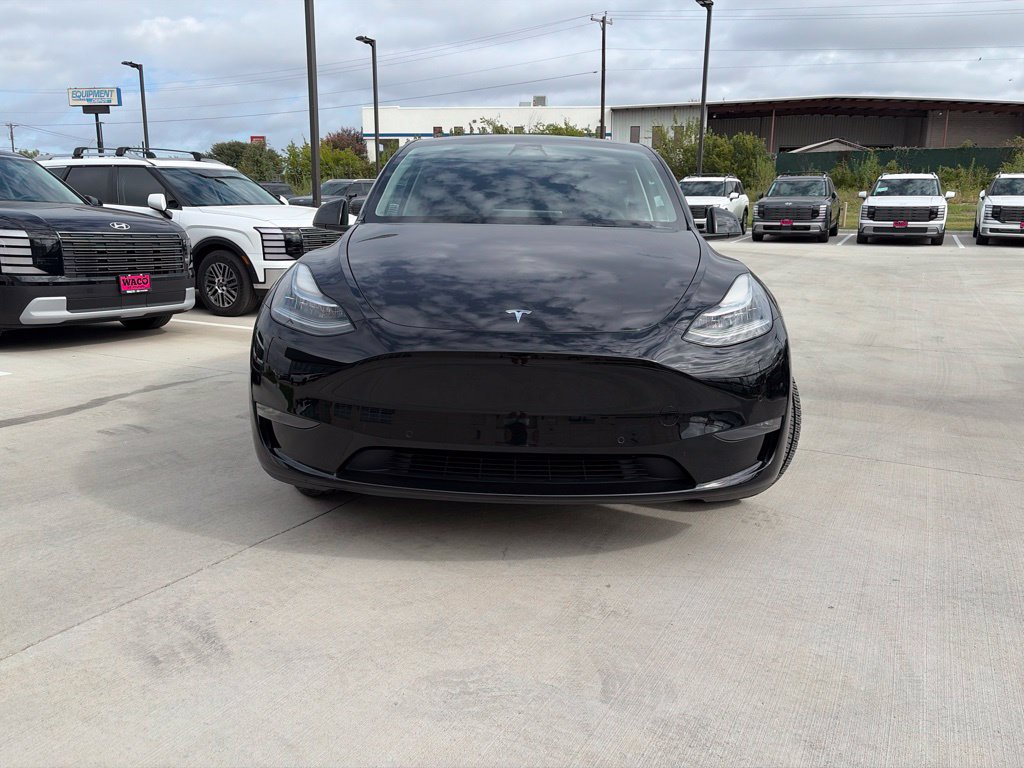 Used 2022 Tesla Model Y Long Range AWD/4WD image 2