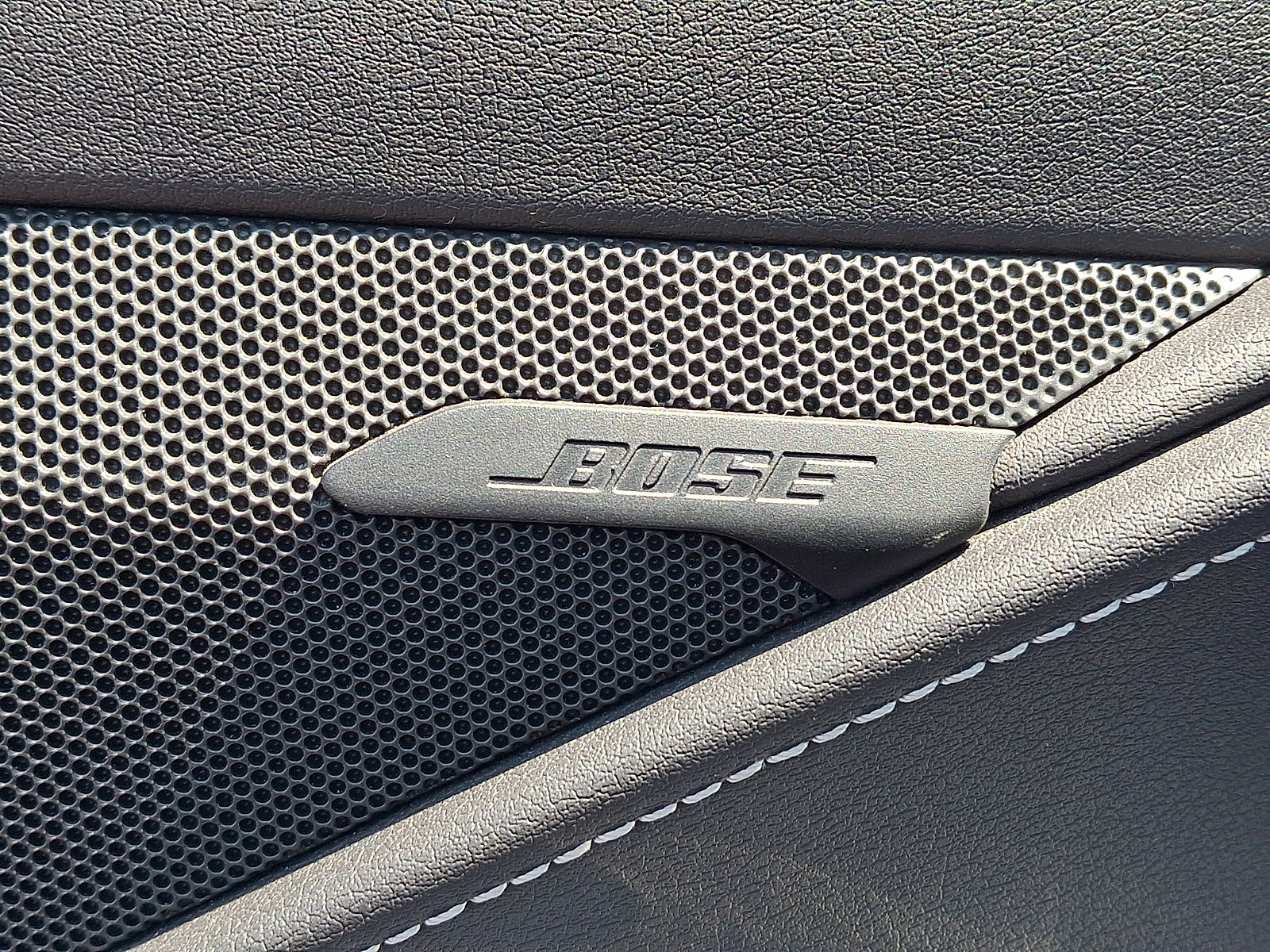 Used 2020 Chevrolet Corvette Stingray Coupe w/ Z51 Performance Package image 25