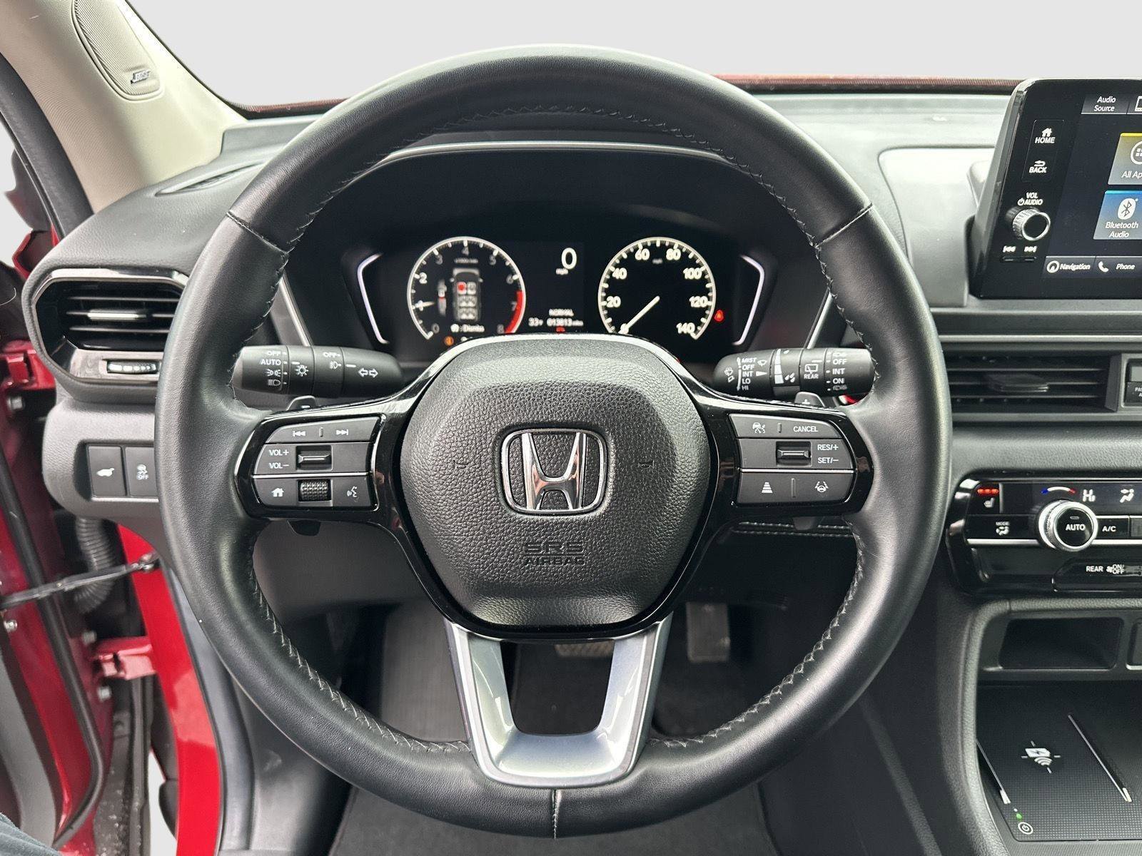 Certified 2025 Honda Pilot Touring image 14