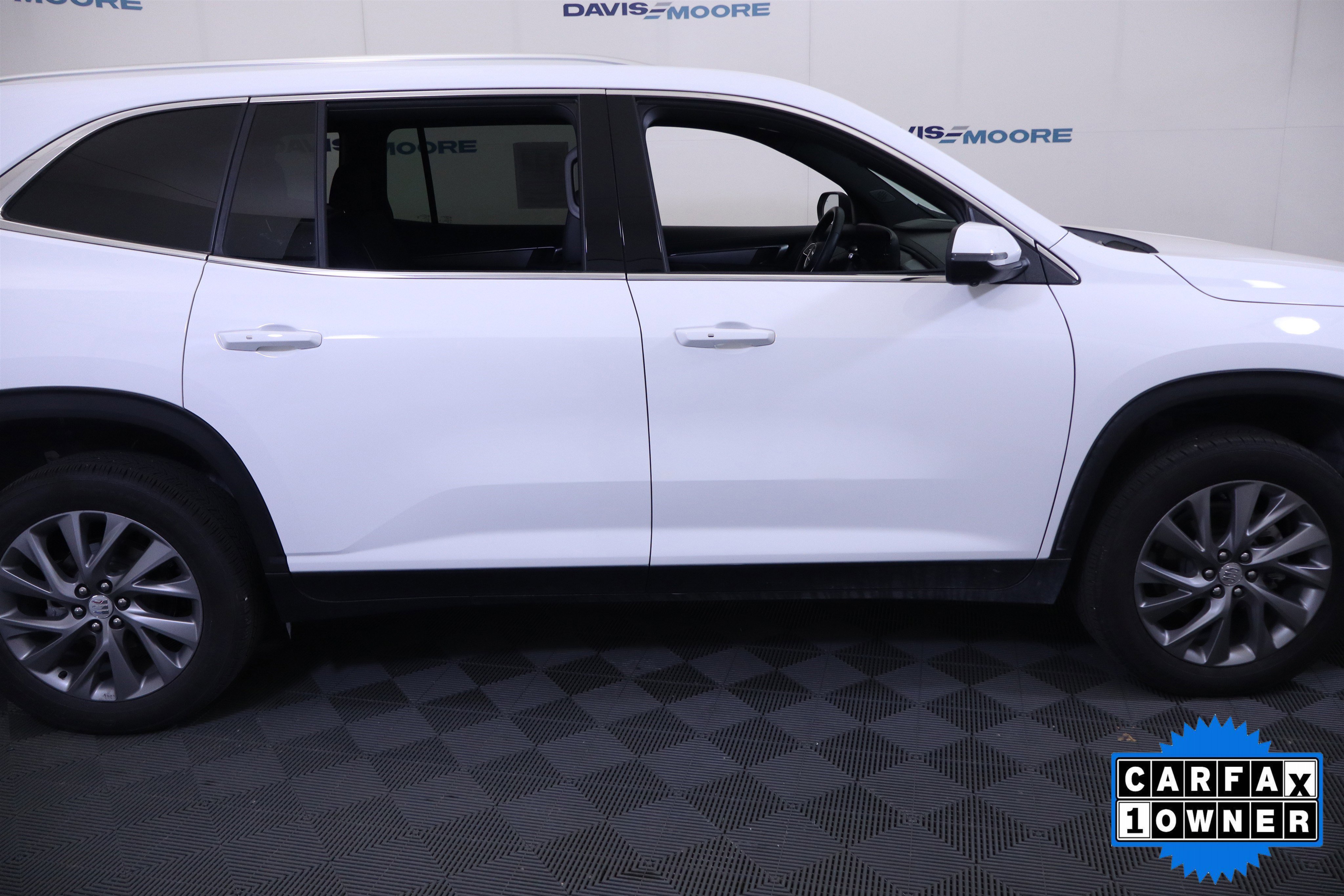 Used 2025 Buick Enclave Preferred FWD image 5