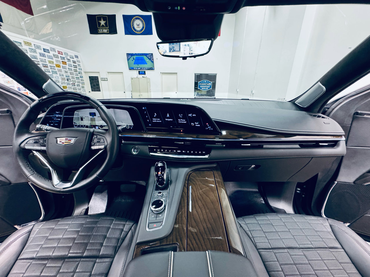 Used 2024 Cadillac Escalade ESV Sport Platinum image 30
