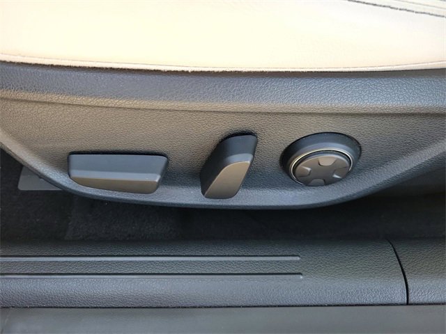 Used 2024 Genesis G70 2.5T image 17