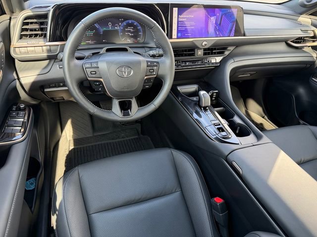 Certified 2024 Toyota Crown Platinum image 33