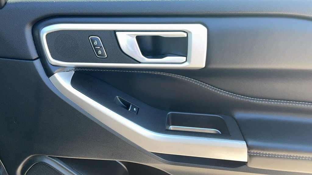 Certified 2023 Ford Explorer XLT RWD image 42