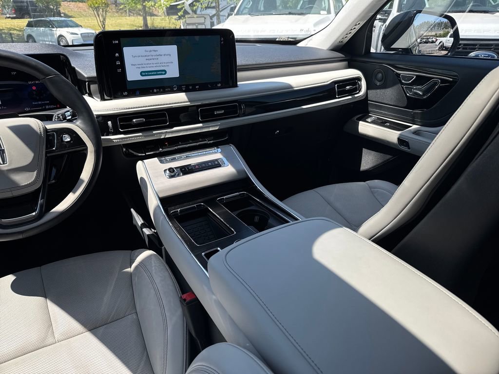 Used 2025 Lincoln Aviator Reserve w/ Jet Appearance Package image 30